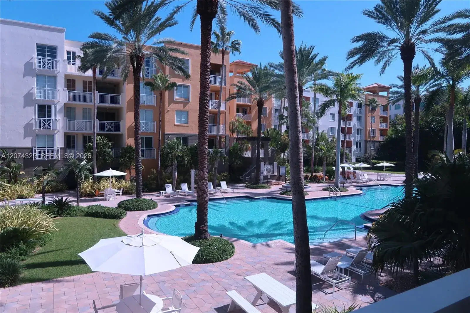 2 bedroom 2 bath Residential Lease for rent at 125 Jefferson Ave # 115, Miami Beach FL 33139