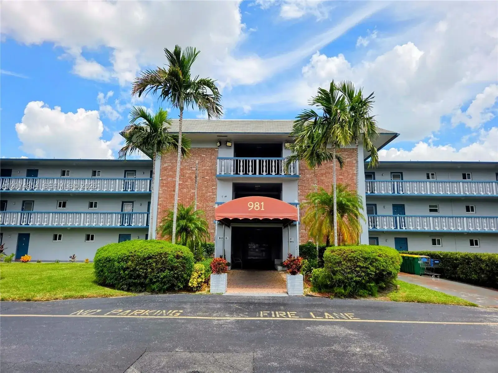 1 bedroom 1 bath Residential Lease for rent at 981 Hillcrest Ct # 115, Hollywood FL 33021
