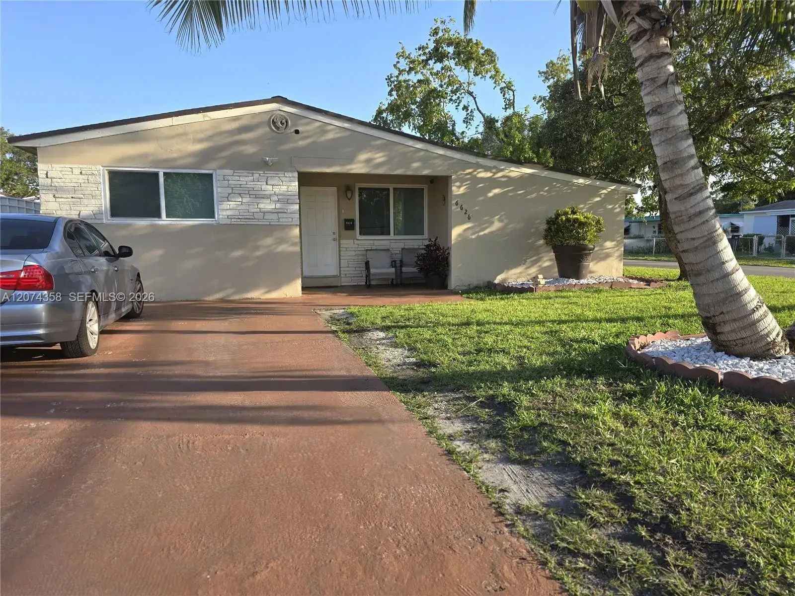 3 bedroom 2 bath Residential for sale at 6626 SW 1st Ct, Pembroke Pines FL 33023