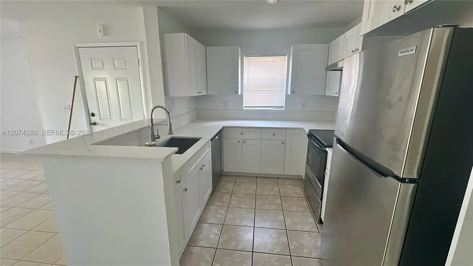 1 bedroom 1 bath Residential Lease for rent at 4096 N Pine Island Rd # 2112, Sunrise FL 33351