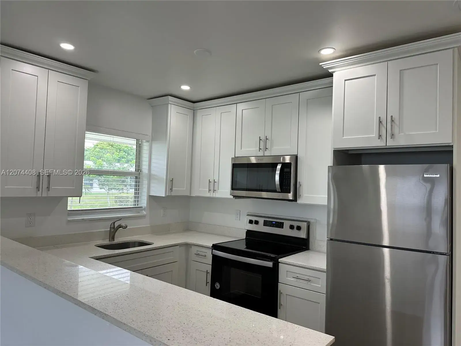 1 bedroom 1 bath Residential Lease for rent at 2436 Van Buren St # 6, Hollywood FL 33020
