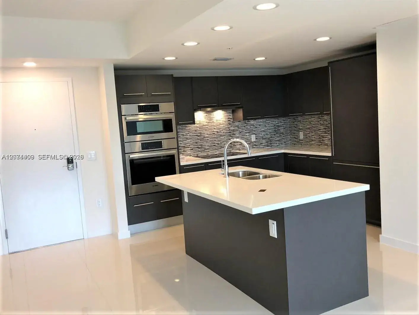 2 bedroom 2 bath Residential Lease for rent at 7875 NW 107th Ave # 406, Doral FL 33178