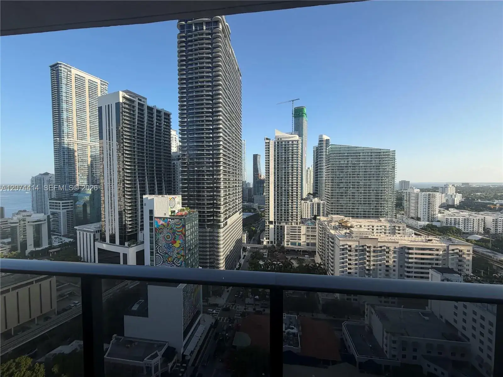 1 bedroom 2 bath Residential Lease for rent at 45 SW 9th St # 2504, Miami FL 33130