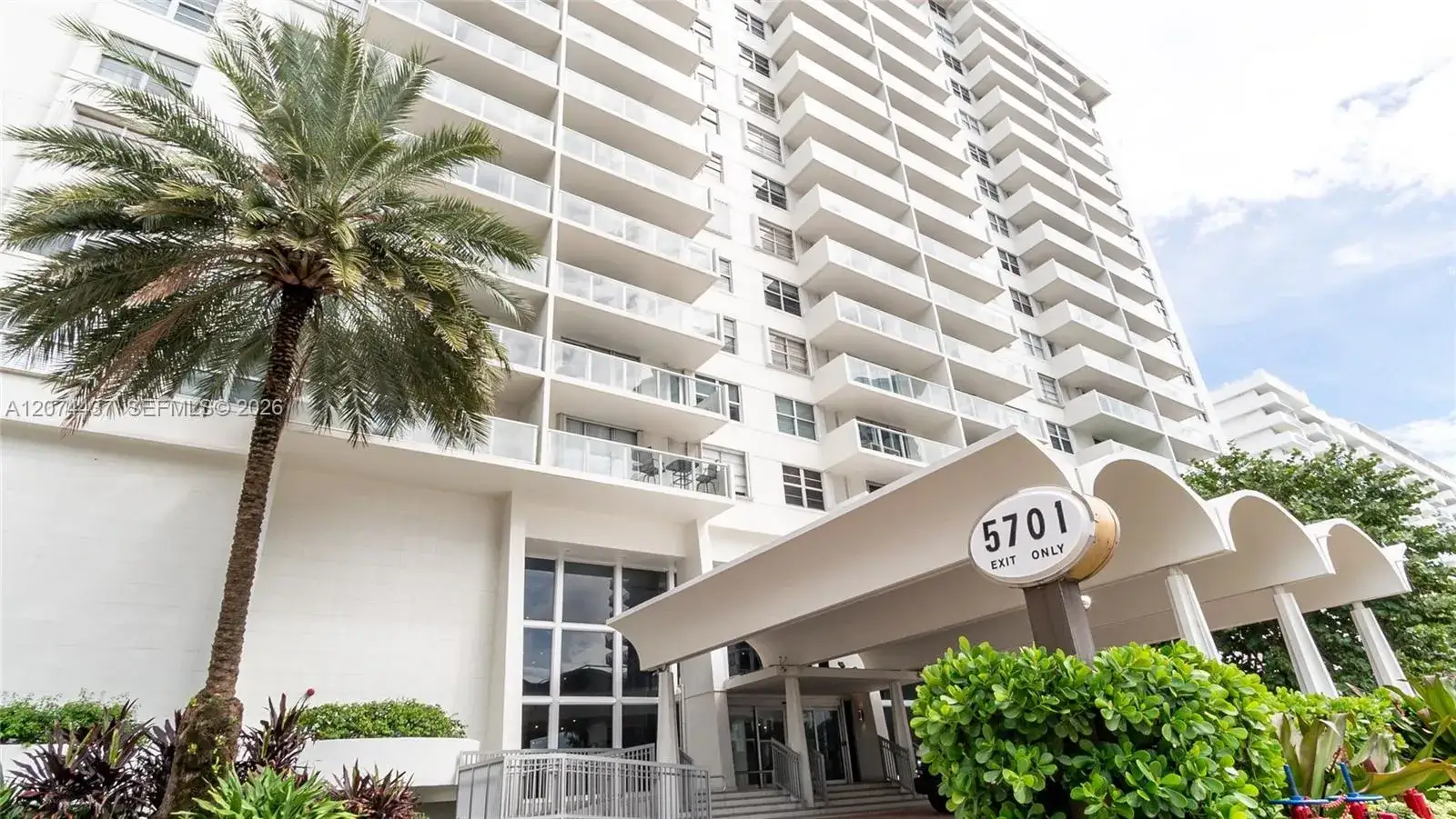 1 bedroom 2 bath Residential Lease for rent at 5701 Collins Ave # 605, Miami Beach FL 33140