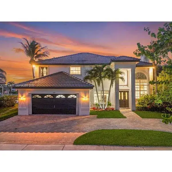 4 bedroom 3 bath Residential for sale at 1108 NW 180th Ave, Pembroke Pines FL 33029