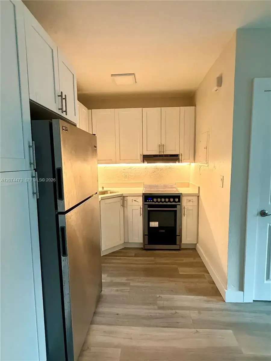 1 bedroom 1 bath Residential Lease for rent at 7400 Harding Ave # 20, Miami Beach FL 33141