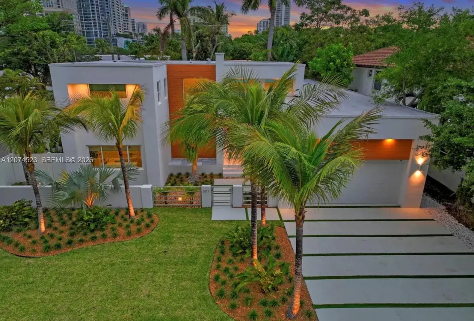 4 bedroom 4 bath Residential for sale at 607 SE 6th St, Fort Lauderdale FL 33301