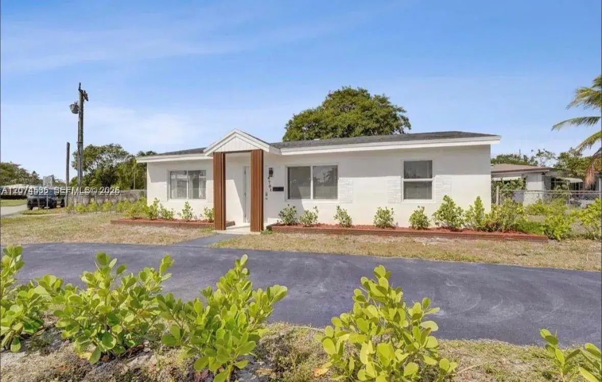2 bedroom 2 bath Residential for sale at 4701 N Andrews Ave, Oakland Park FL 33309