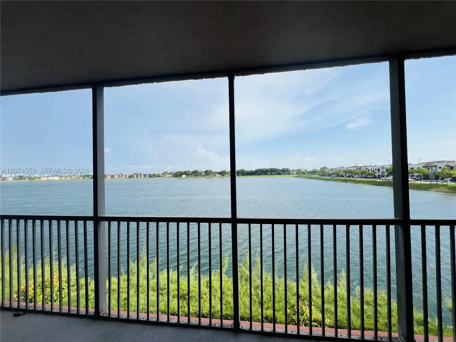 2 bedroom 2 bath Residential for sale at 20860 San Simeon Way # 6, Miami FL 33179