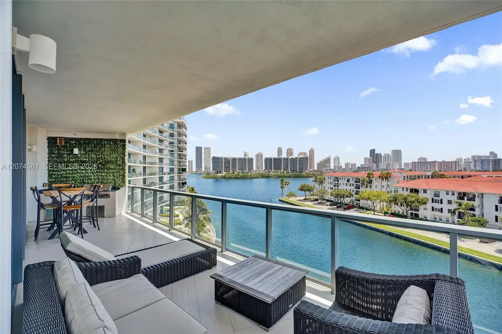2 bedroom 2 bath Residential for sale at 3250 NE 188th St # 501, Aventura FL 33180