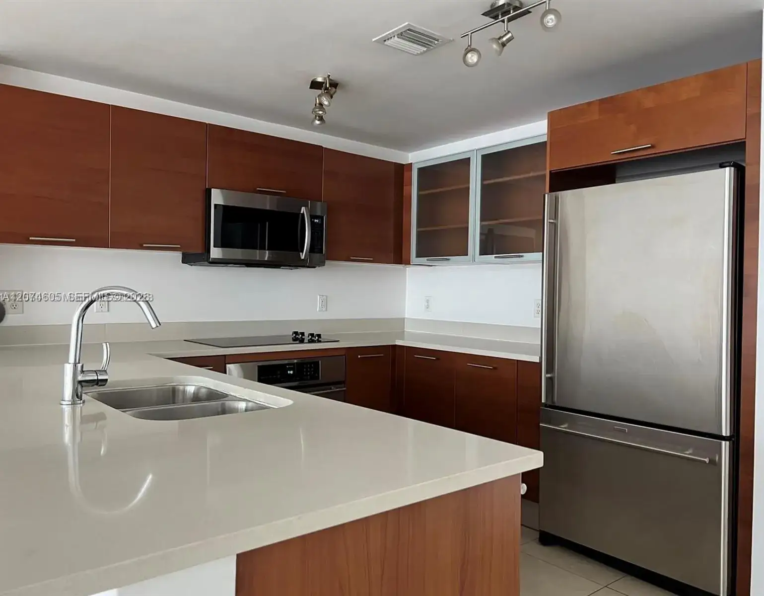 1 bedroom 1 bath Residential Lease for rent at 3250 NE 1st Ave # 903, Miami FL 33137