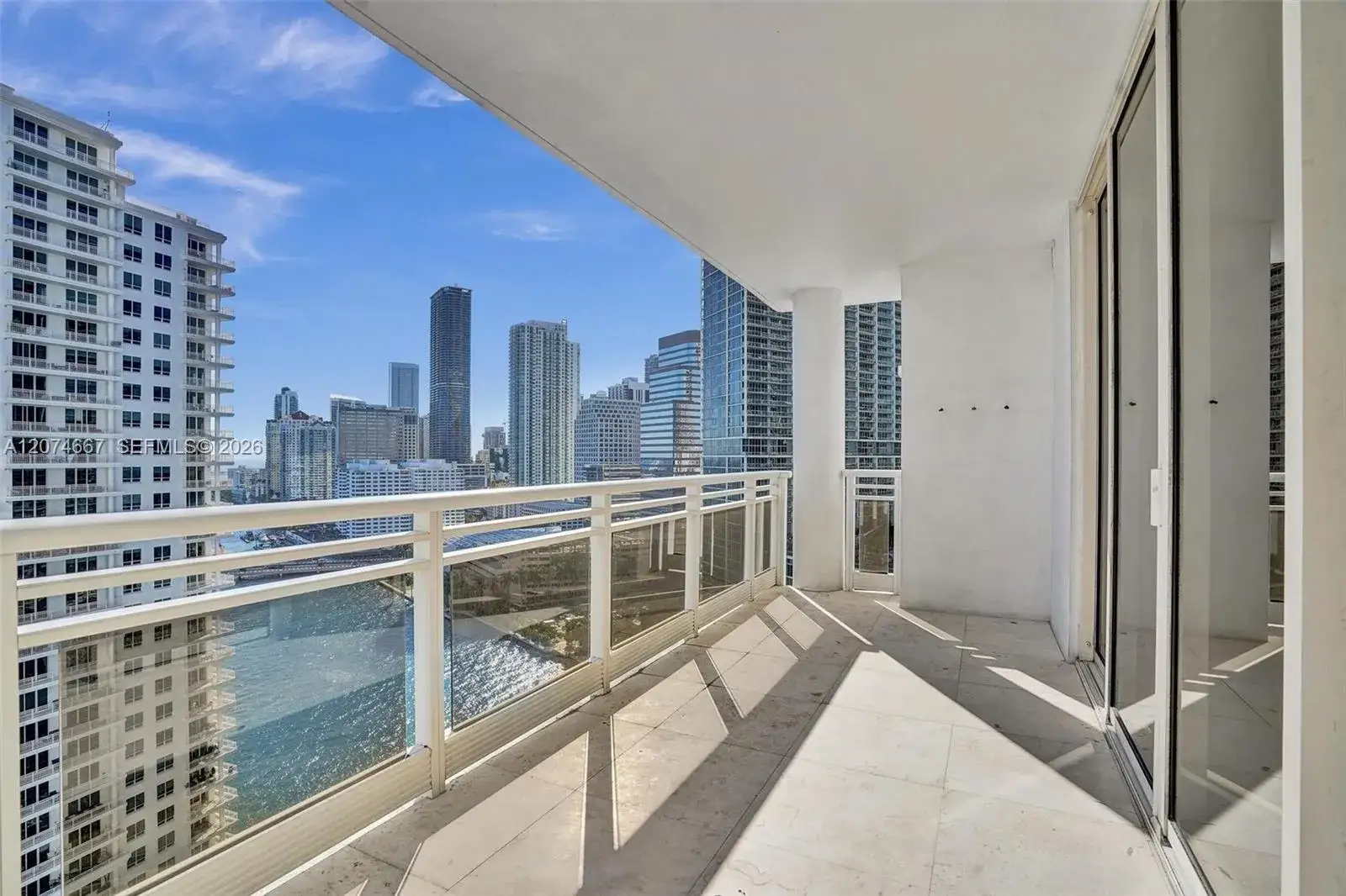 1 bedroom 1 bath Residential Lease for rent at 901 Brickell Key Blvd # 2302, Miami FL 33131
