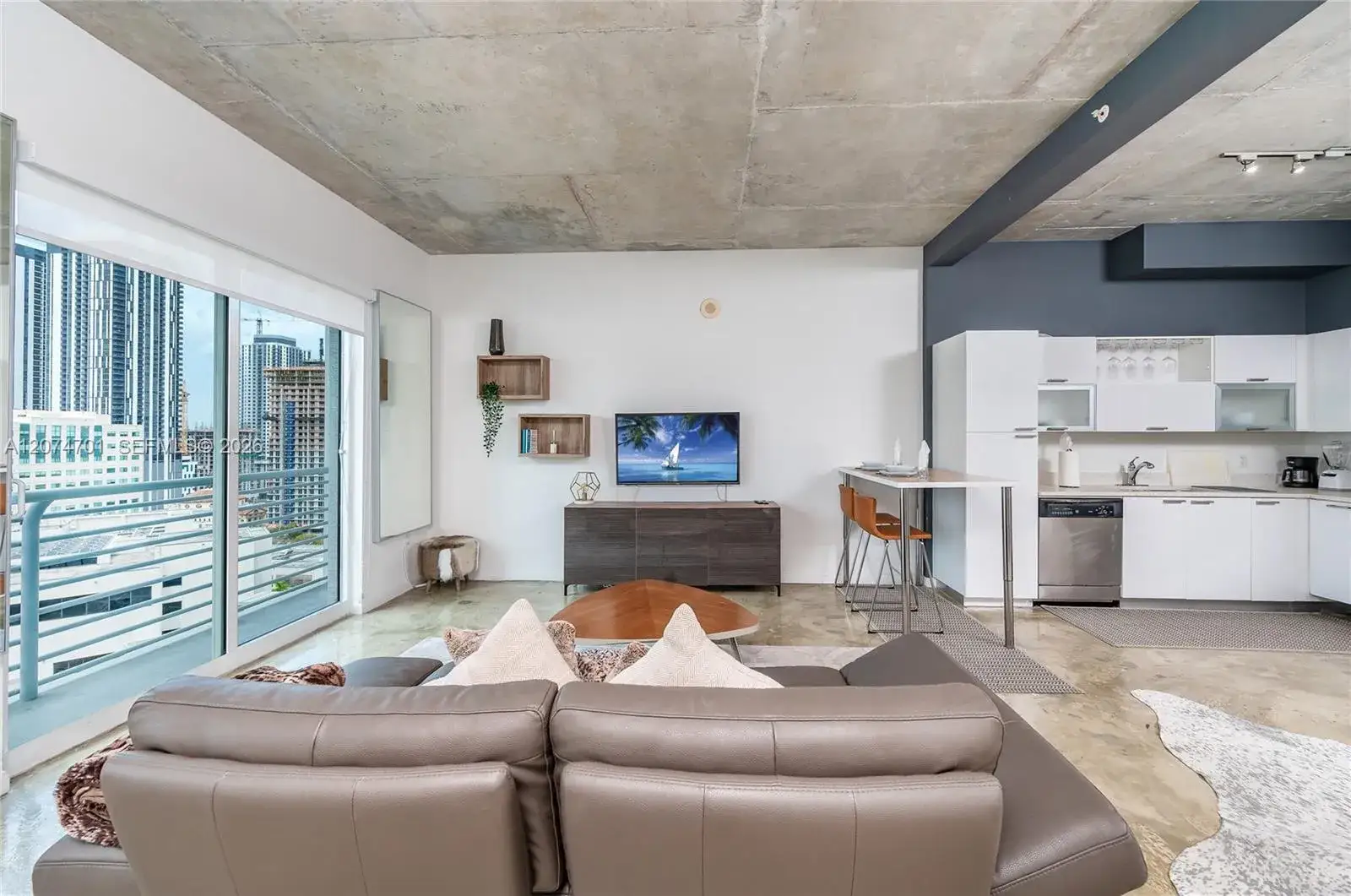 1 bedroom 1 bath Residential Lease for rent at 234 NE 3rd St # 1703, Miami FL 33132