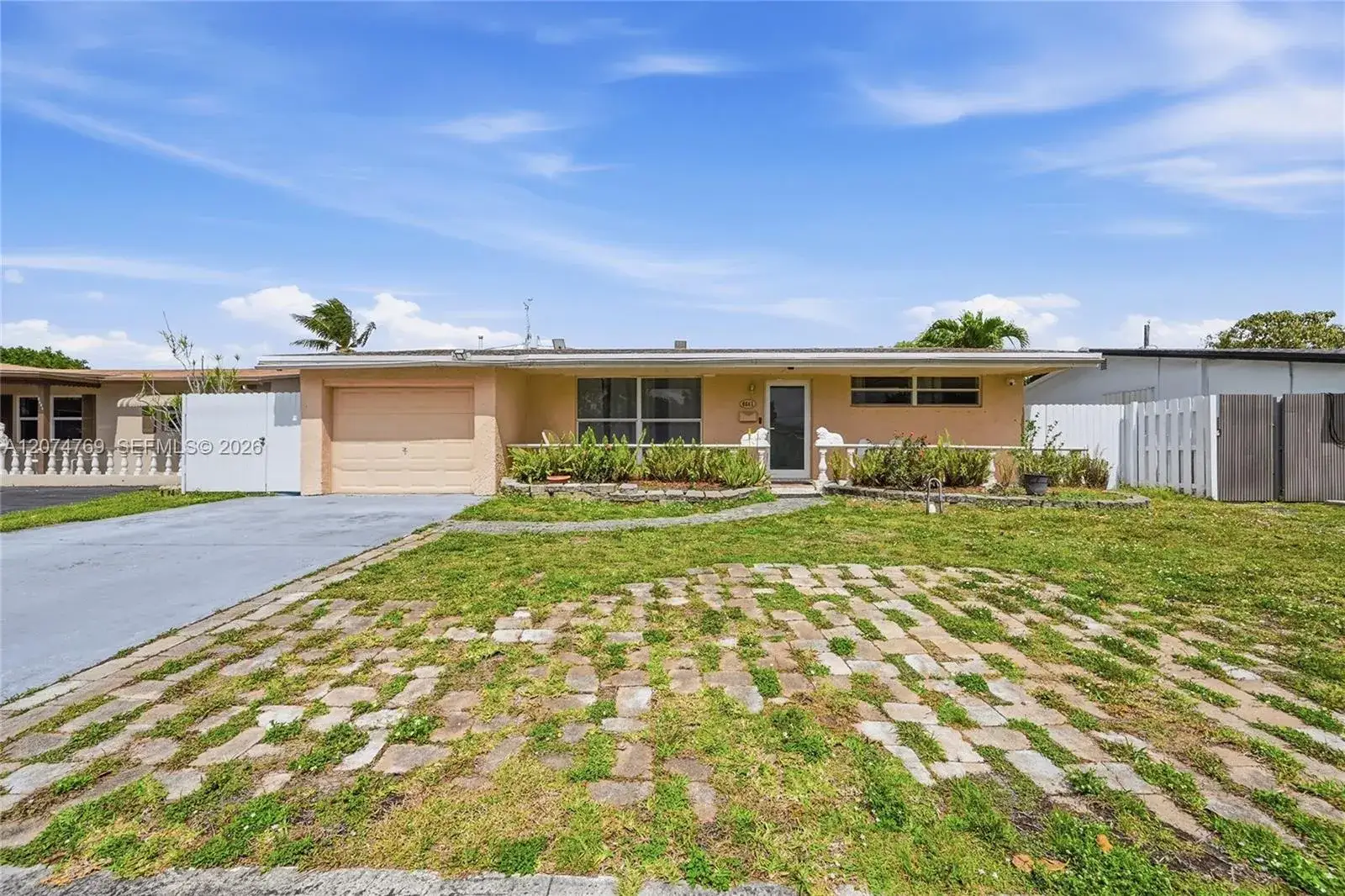 8641 NW 25th Ct, Sunrise FL 33322