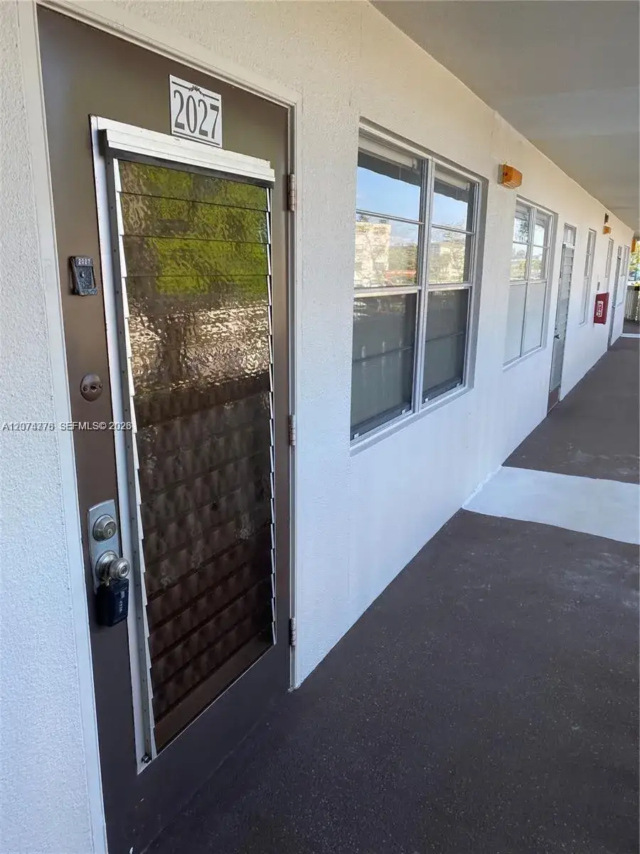2 bedroom 2 bath Residential Lease for rent at 2027 Hythe B # 2027, Boca Raton FL 33434