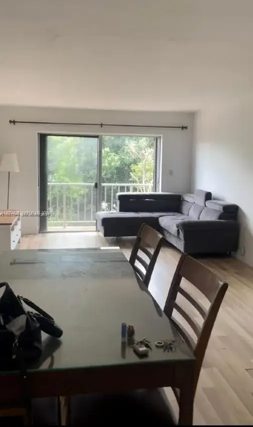 2 bedroom 1 bath Residential Lease for rent at 1855 SW 1st St # 301, Miami FL 33135