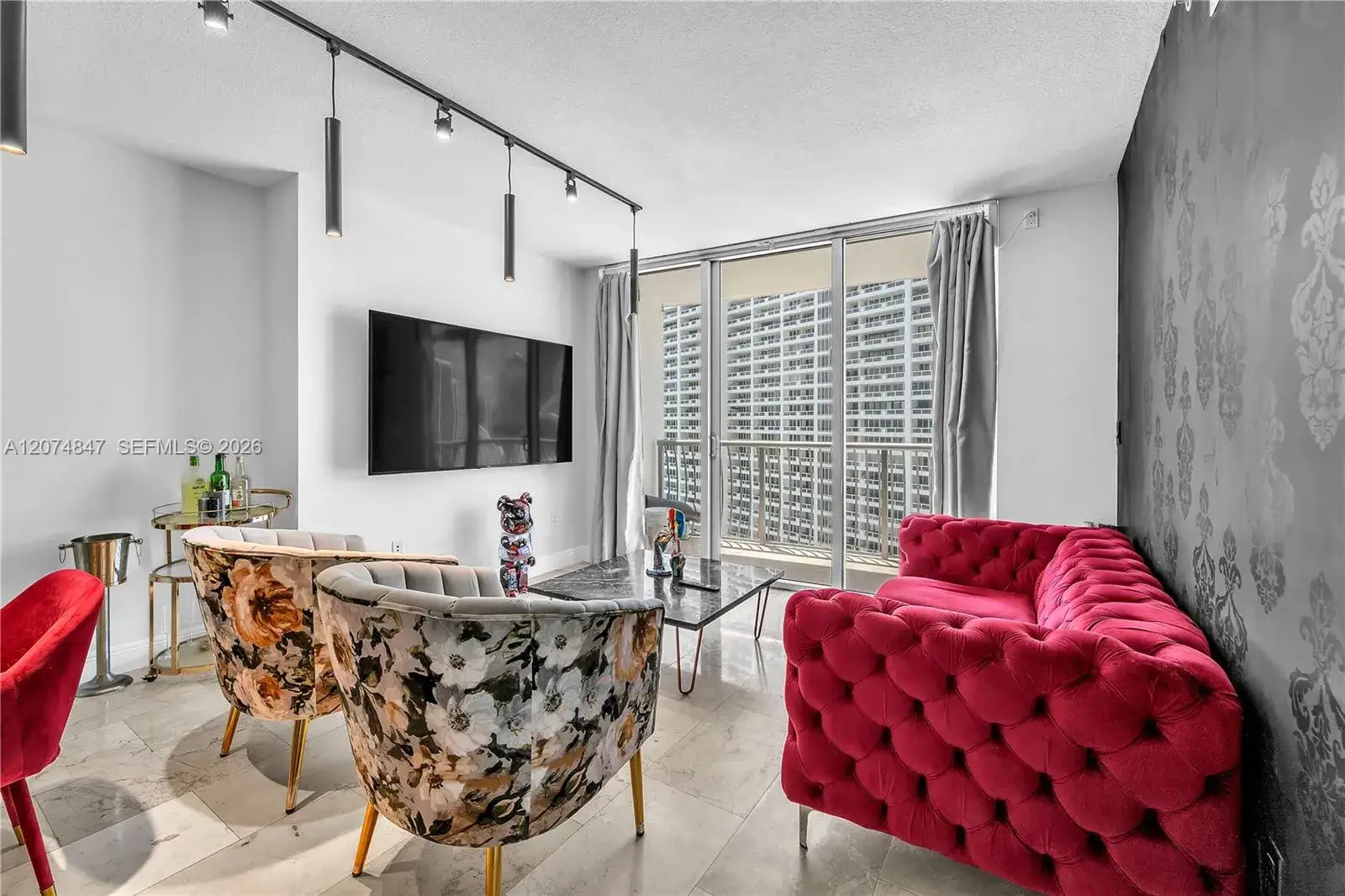 1 bedroom 1 bath Residential Lease for rent at 1750 Bayshore Drive # 2004, Miami FL 33132
