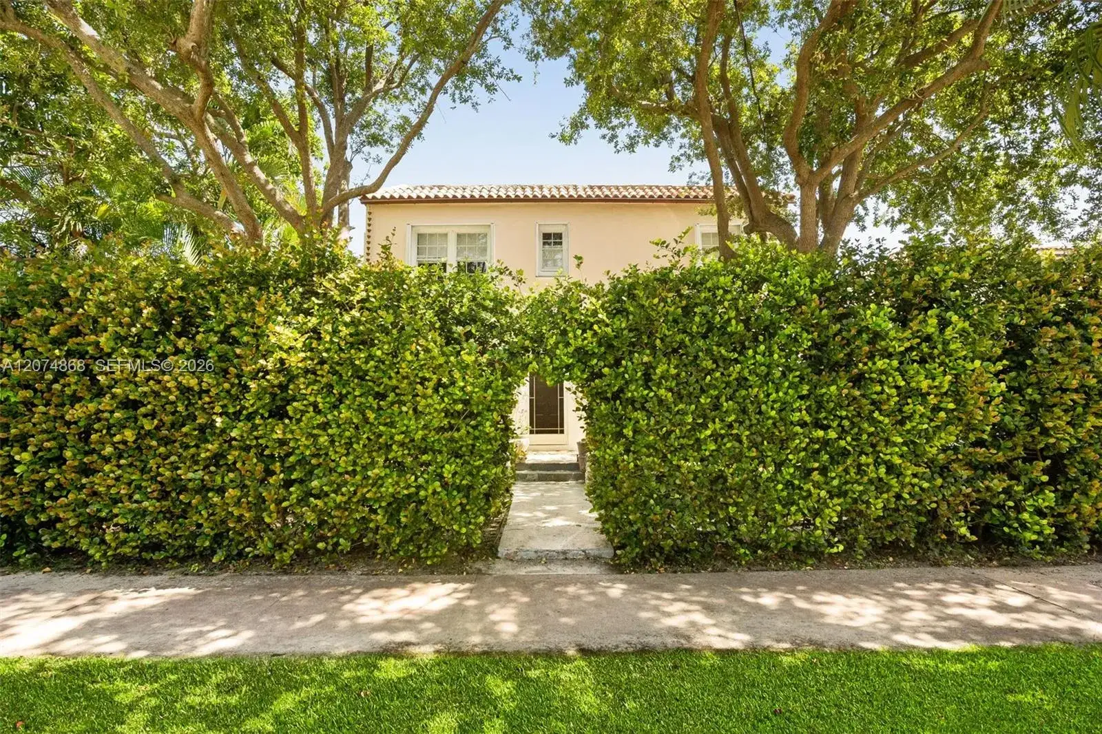4 bedroom 2 bath Residential for sale at 524 W 47th St, Miami Beach FL 33140