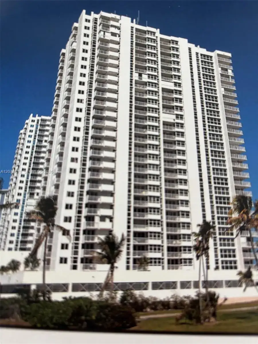 2 bedroom 2 bath Residential Lease for rent at 1370 S Ocean Blvd # 1206, Pompano Beach FL 33062
