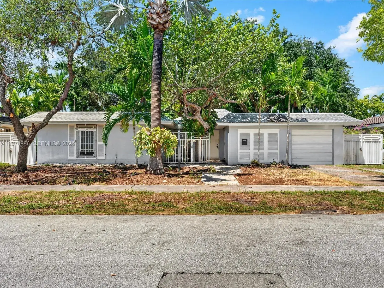 3 bedroom 2 bath Residential for sale at 5710 SW 89th Ave, Miami FL 33173