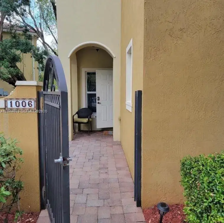 2851 W Prospect Rd # 1006, Tamarac FL 33309