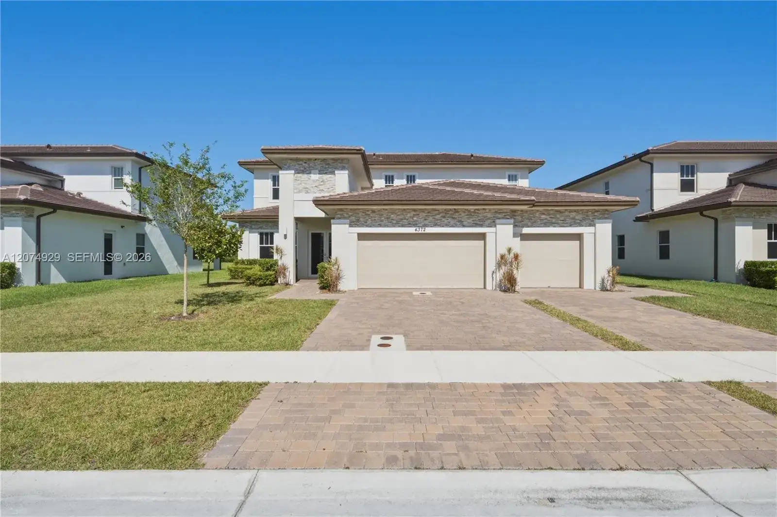 5 bedroom 4 bath Residential for sale at 4372 SW 122nd Ter, Davie FL 33330