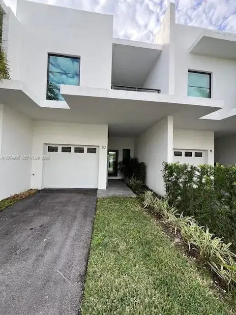 3 bedroom 2 bath Residential for sale at 2511 Pierce st # 4, Hollywood FL 33020