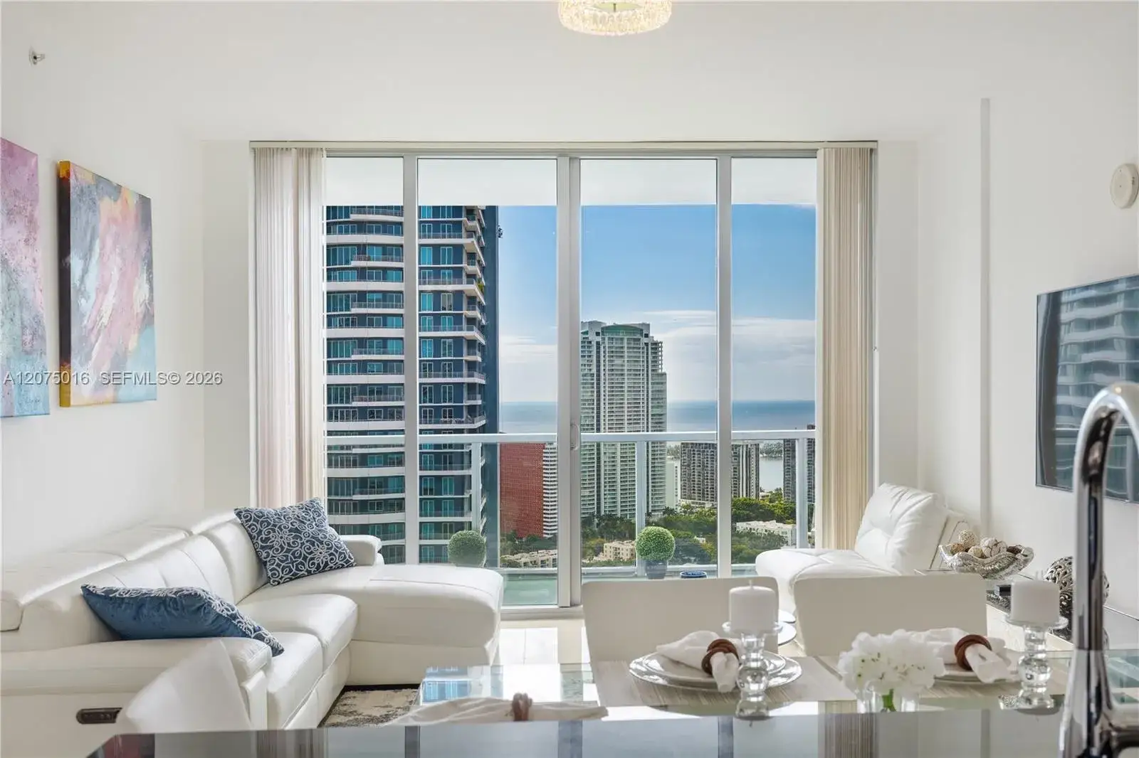 2 bedroom 2 bath Residential Lease for rent at 79 SW 12th St # 3704, Miami FL 33130