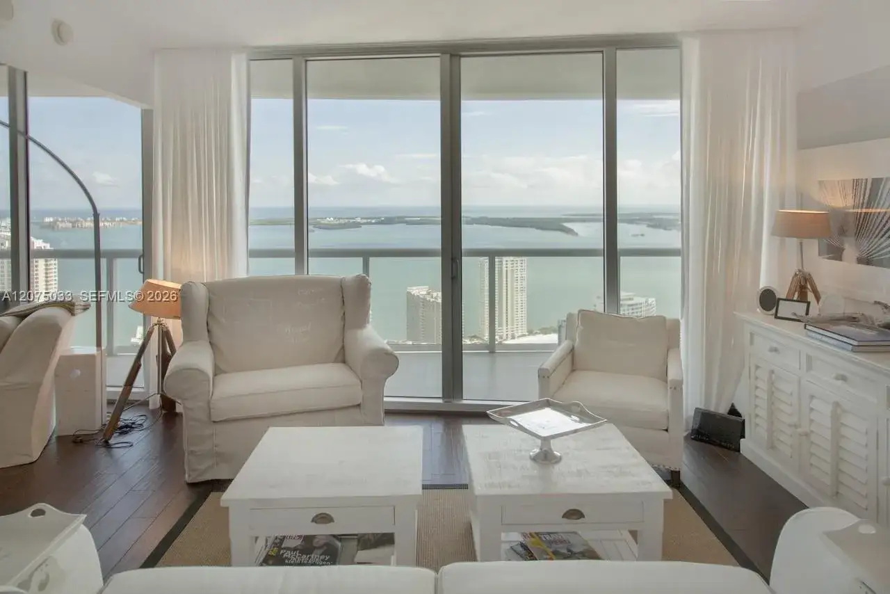 2 bedroom 2 bath Residential Lease for rent at 465 Brickell Ave # 4703, Miami FL 33131