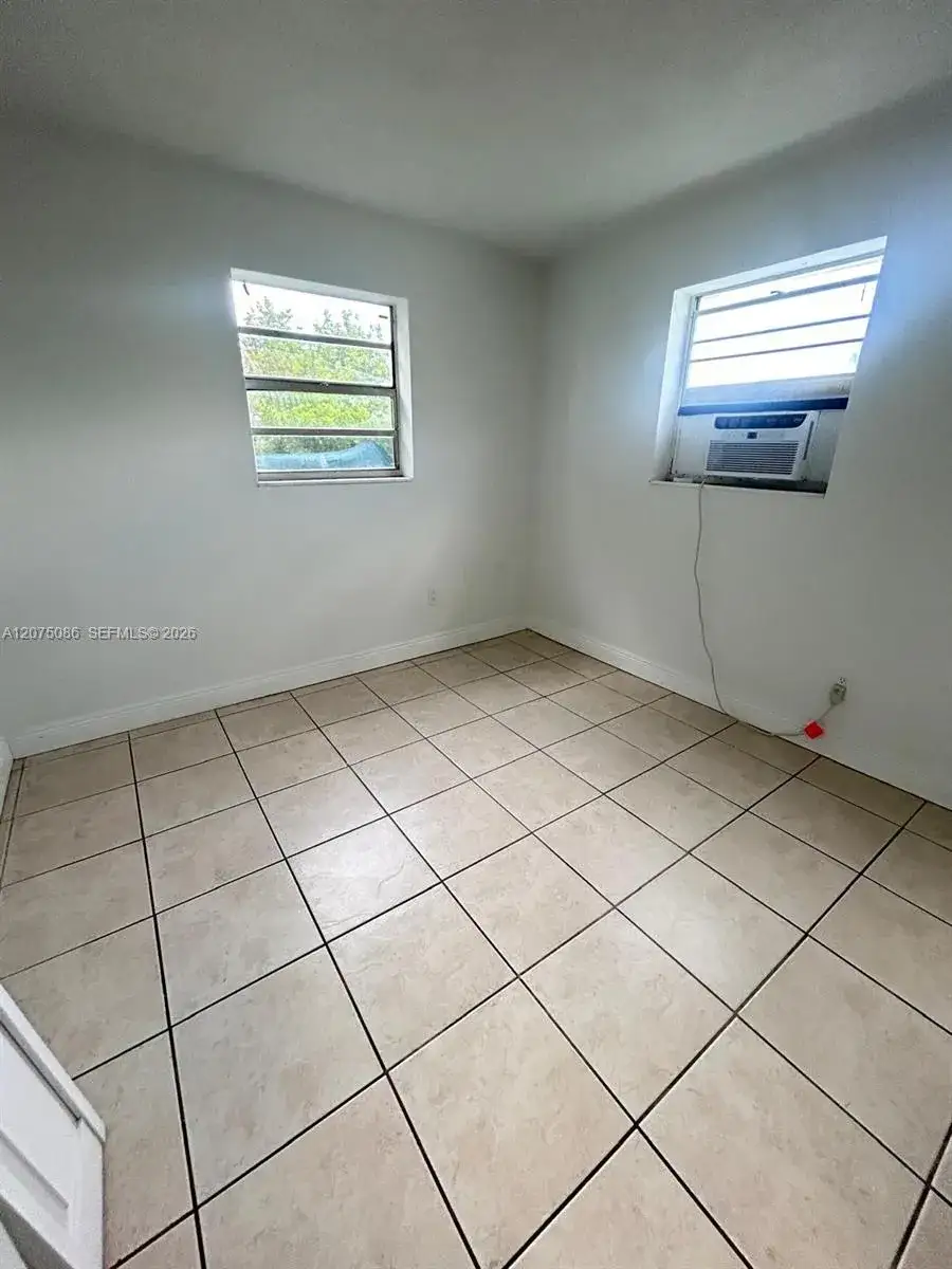 2 bedroom 1 bath Residential Lease for rent at 5727 Fletcher St # B, Hollywood FL 33023