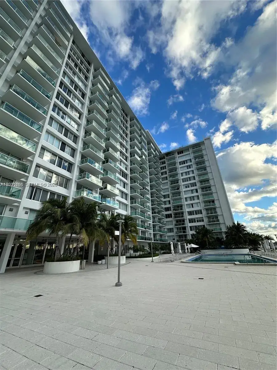 1 bath Residential for sale at 1000 West Ave # 215, Miami Beach FL 33139