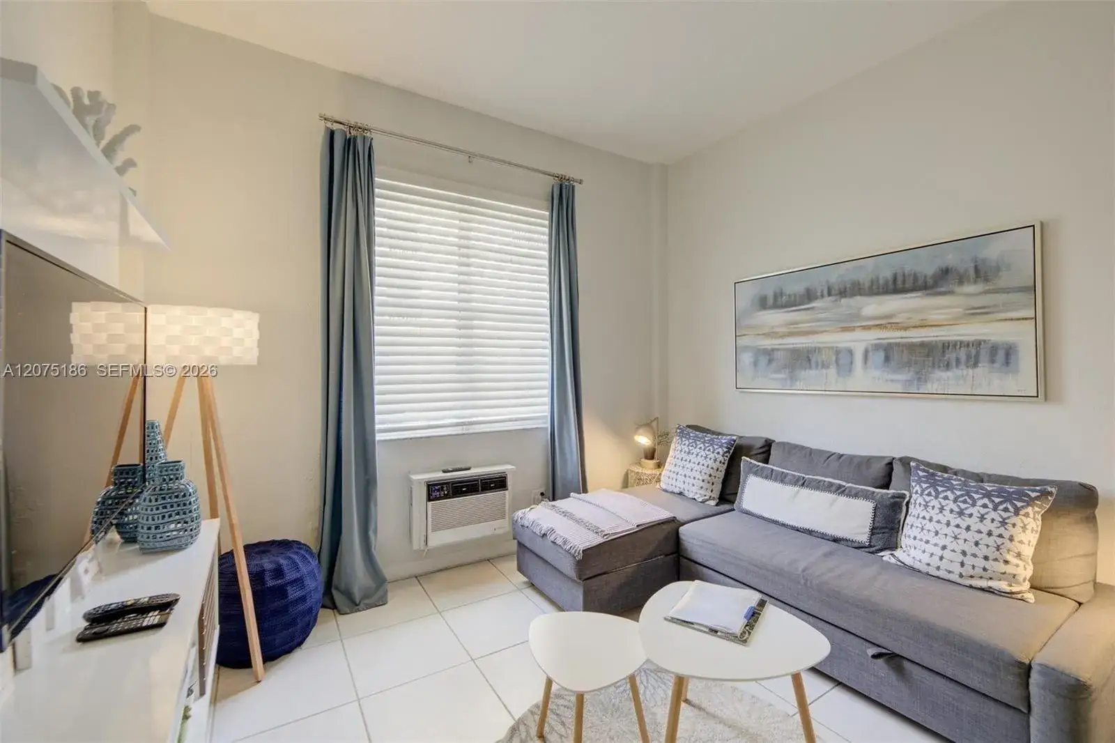 1 bedroom 1 bath Residential for sale at 3030 Collins Ave # 1G, Miami Beach FL 33140