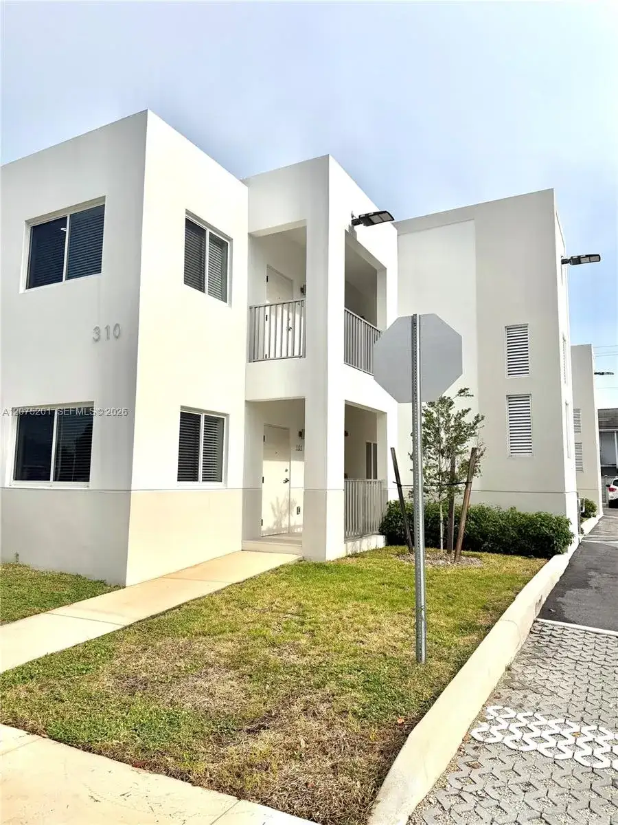 2 bedroom 2 bath Residential Lease for rent at 310 E 7th St # 203, Hialeah FL 33010