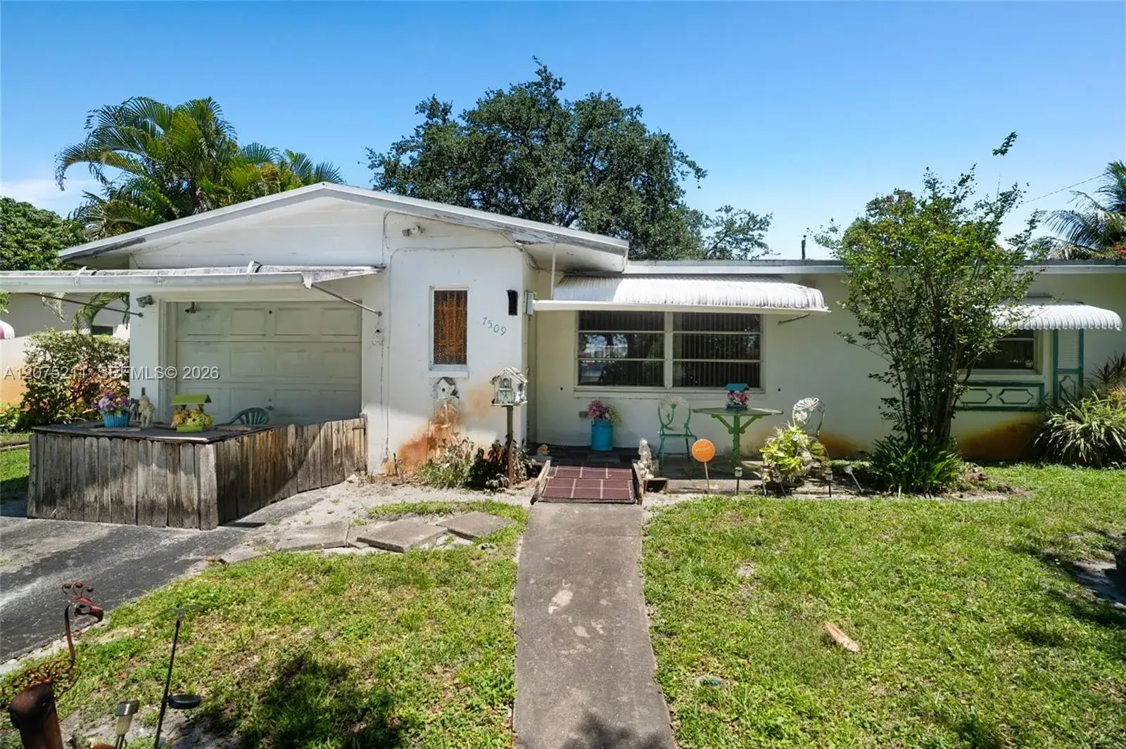 2 bedroom 2 bath Residential for sale at 7509 Garfield St, Hollywood FL 33024