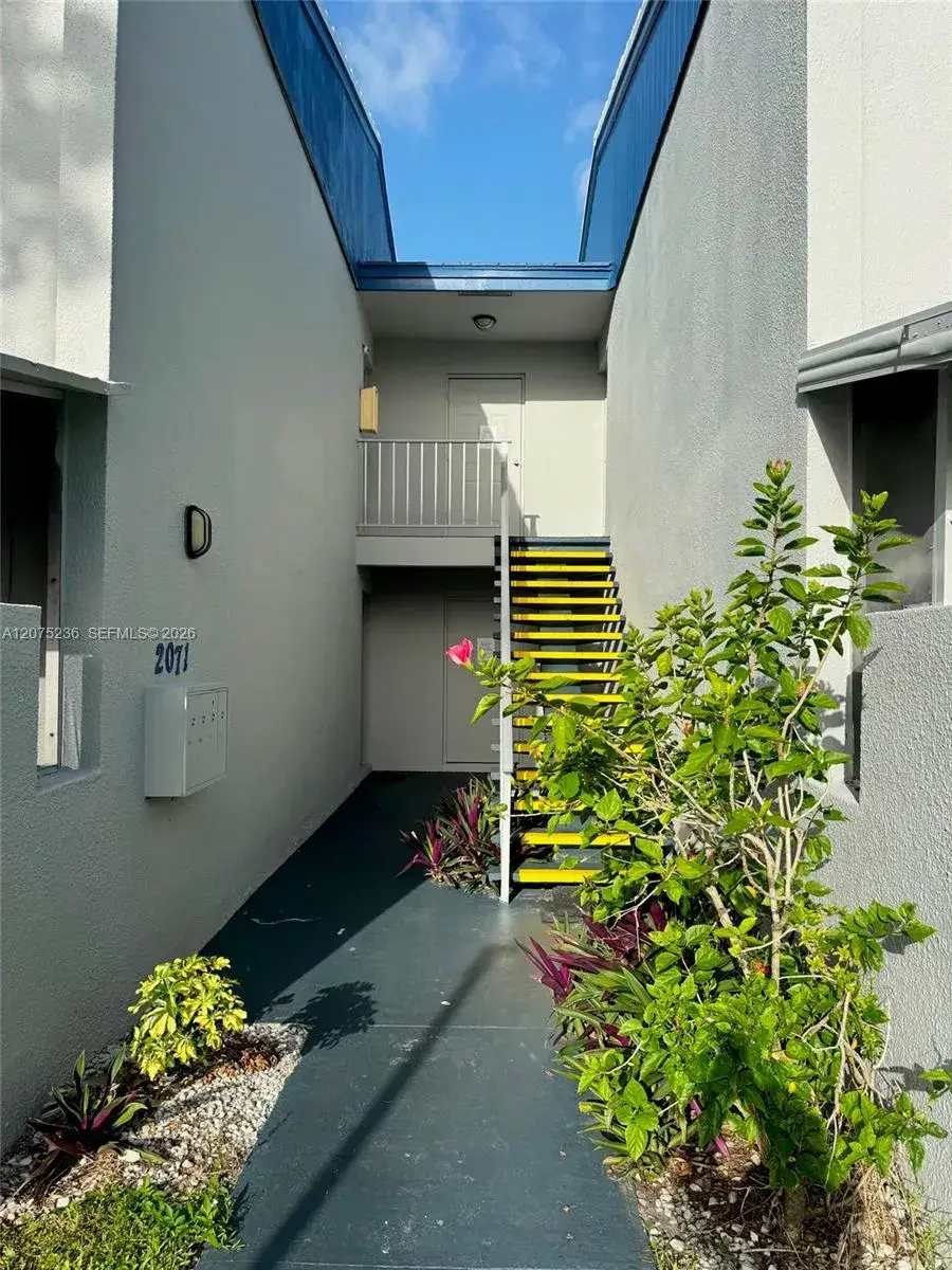 2 bedroom 2 bath Residential Lease for rent at 2071 NW 46TH AVE # 104I, Lauderhill FL 33313