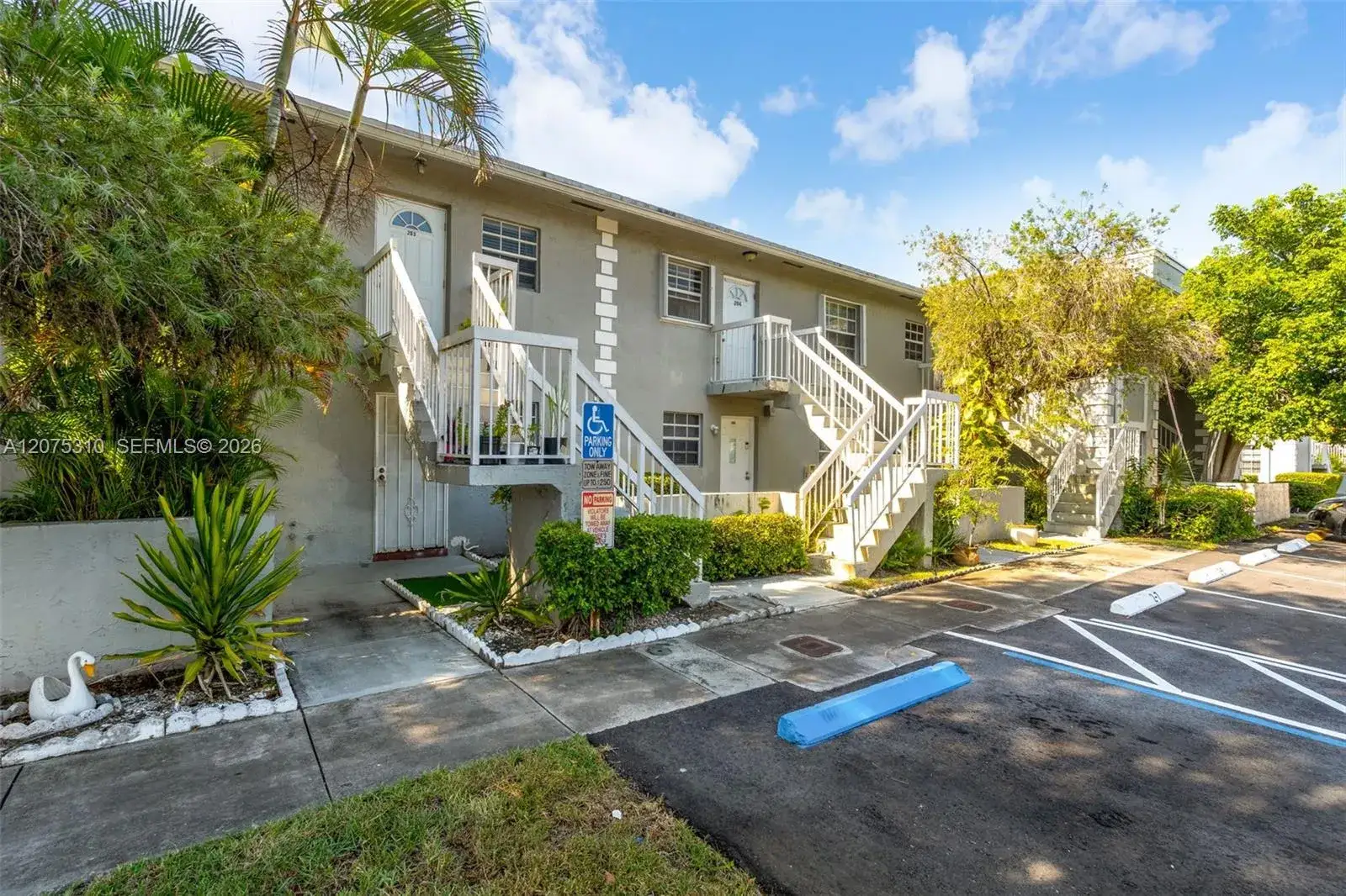 2 bedroom 2 bath Residential Lease for rent at 426 NE 210th Cir Ter # 2, Miami FL 33179