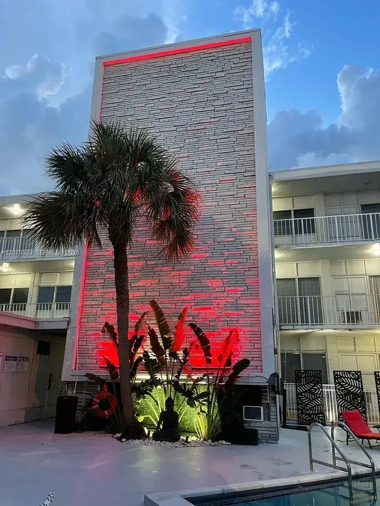 1 bath Residential Lease for rent at 2101 Normandy Dr # 206, Miami Beach FL 33141