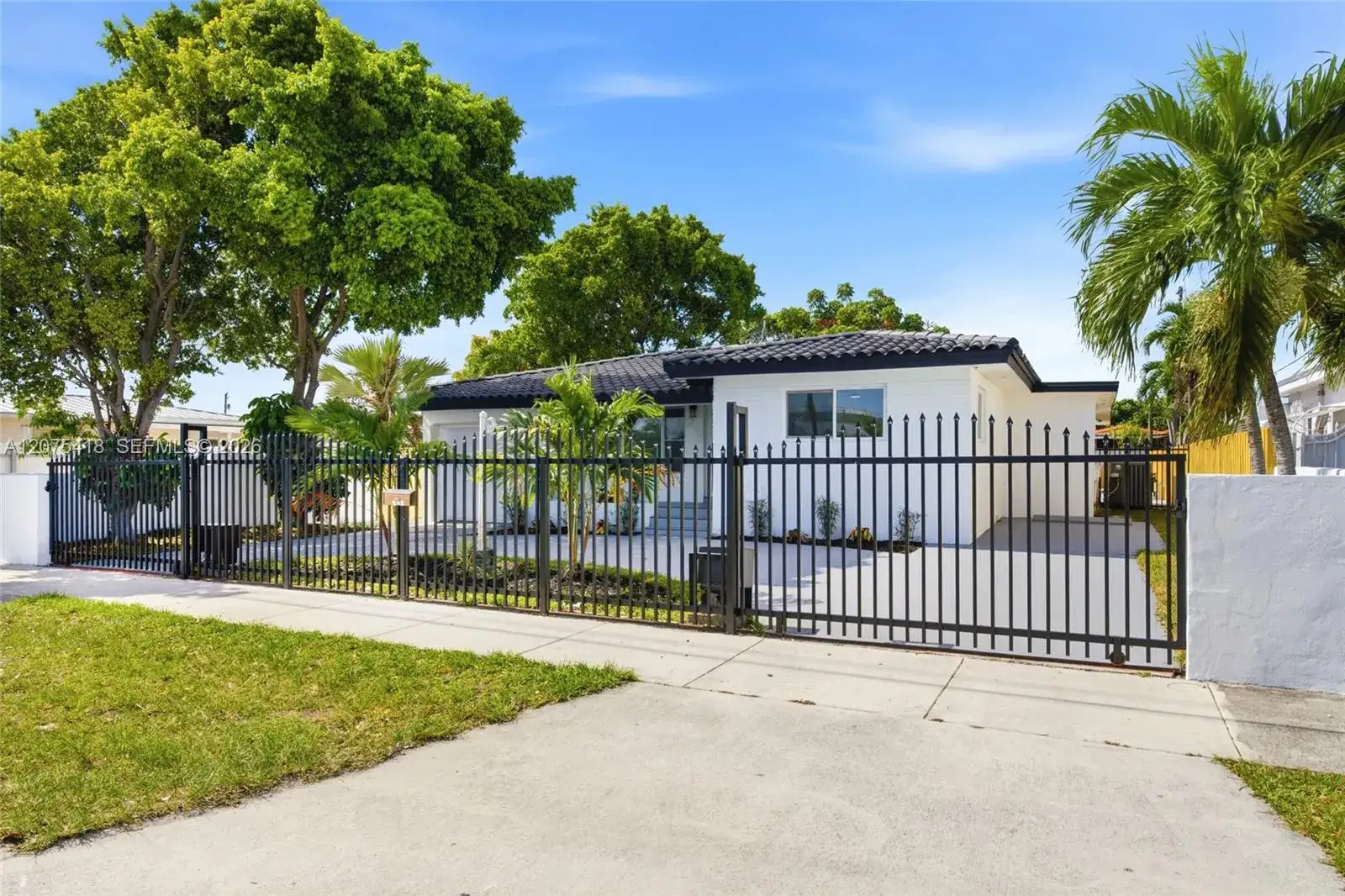 Residential Income for sale at 275 W 13 St, Hialeah FL 33010