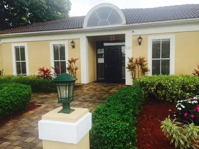 1 bedroom 1 bath Residential Lease for rent at 927 Riverside Dr # 326, Coral Springs FL 33071
