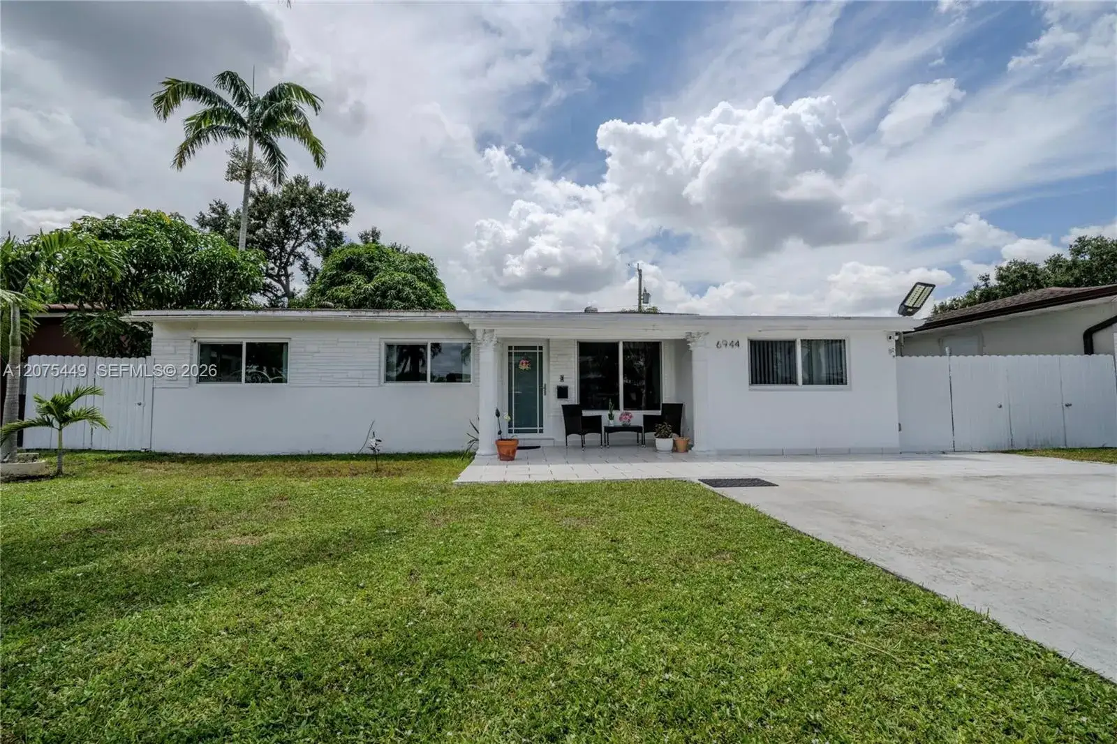 4 bedroom 2 bath Residential for sale at 6944 SW 10th Ct, Pembroke Pines FL 33023