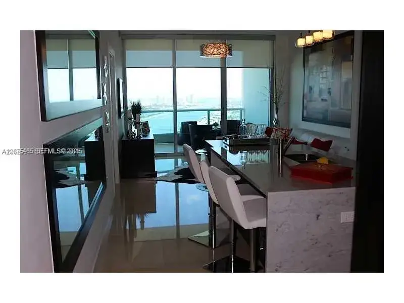 1 bedroom 2 bath Residential Lease for rent at 900 Biscayne Blvd # 4207, Miami FL 33132