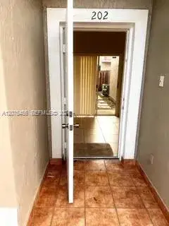 3 bedroom 2 bath Residential Lease for rent at 7231 NW 174 ter # 202, Hialeah FL 33015