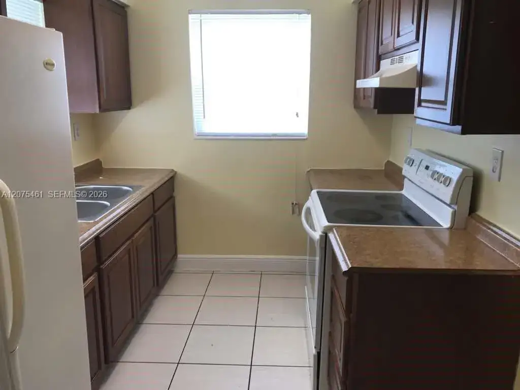 3 bedroom 2 bath Residential Lease for rent at 807 SW 5th Ct, Hallandale Beach FL 33009
