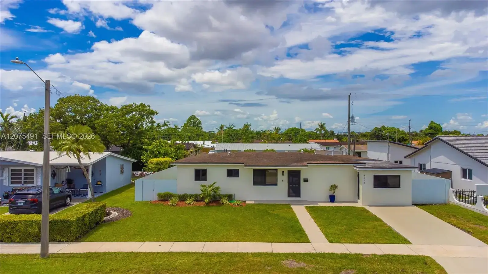 3 bedroom 3 bath Residential for sale at 4212 SW 98th Ave, Miami FL 33165