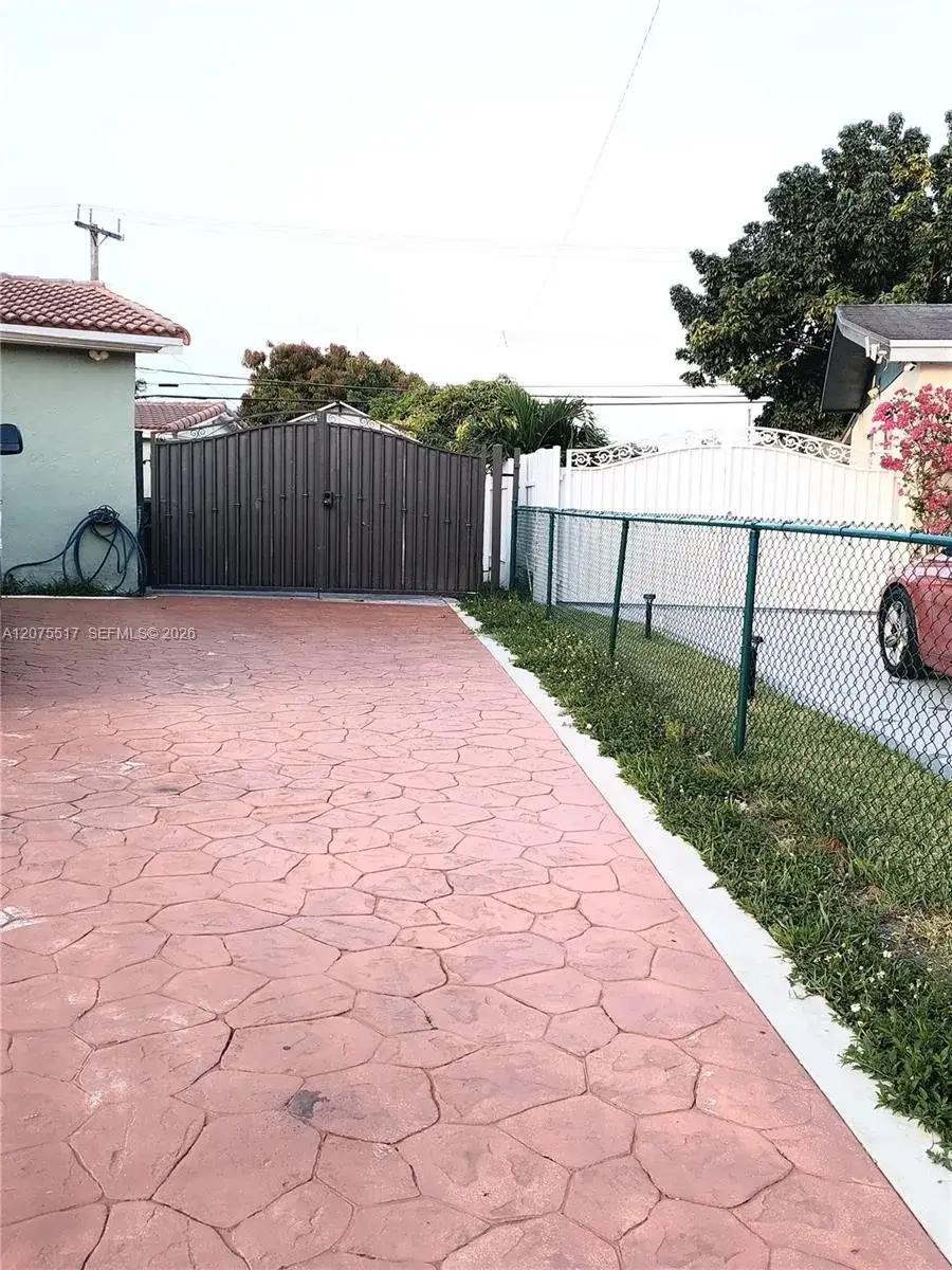 1 bedroom 1 bath Residential Lease for rent at 3941 E 9th Ln # 0, Hialeah FL 33013