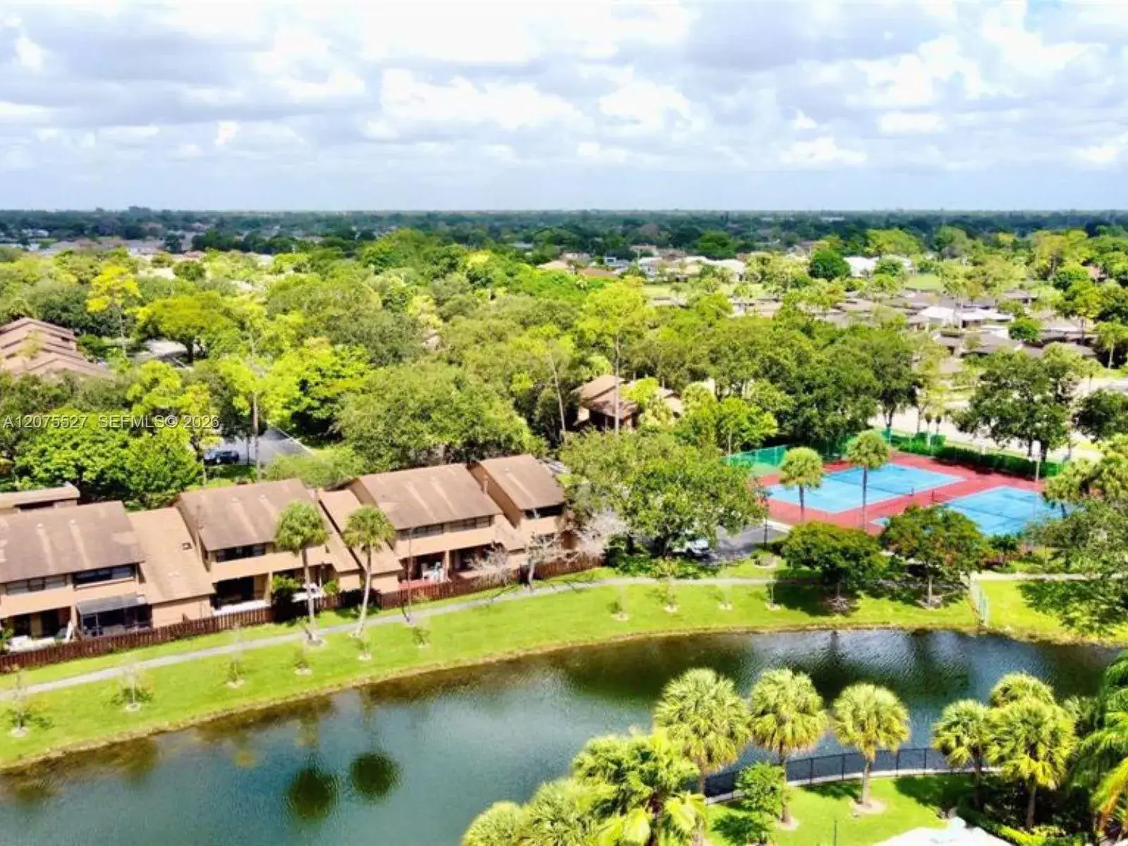 3 bedroom 3 bath Residential for sale at 7750 NW 79th Ave # H5, Tamarac FL 33321