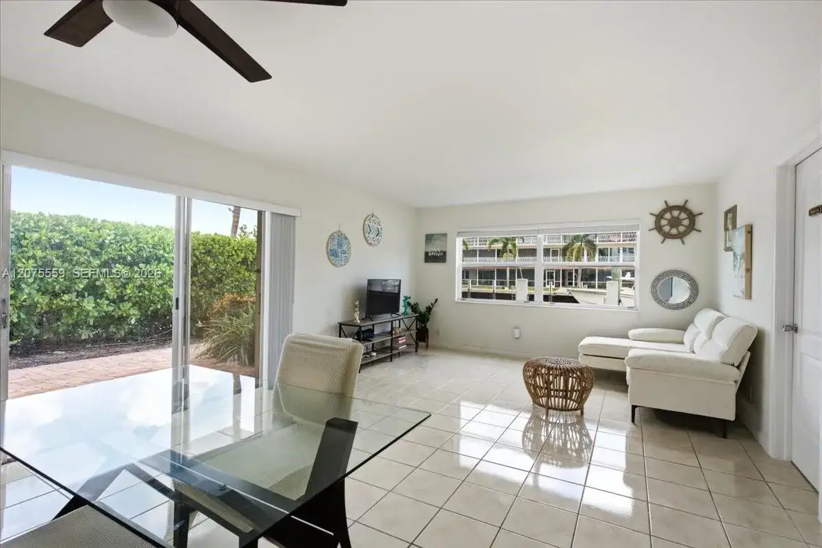 2 bedroom 2 bath Residential for sale at 3105 NE 28th St # 1B, Fort Lauderdale FL 33308