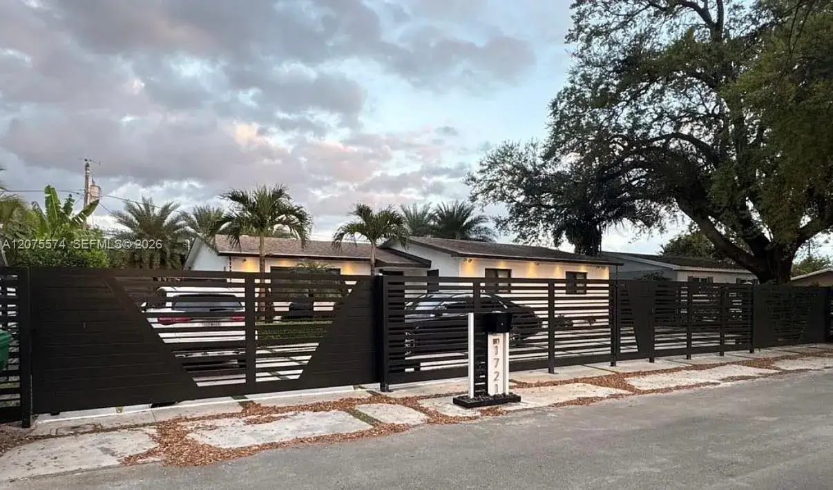 3 bedroom 2 bath Residential for sale at 1721 SW 96th Ave, Miramar FL 33025