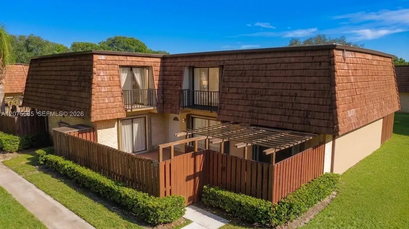 3 bedroom 3 bath Residential for sale at 516 5th Ln, Green Acres FL 33463