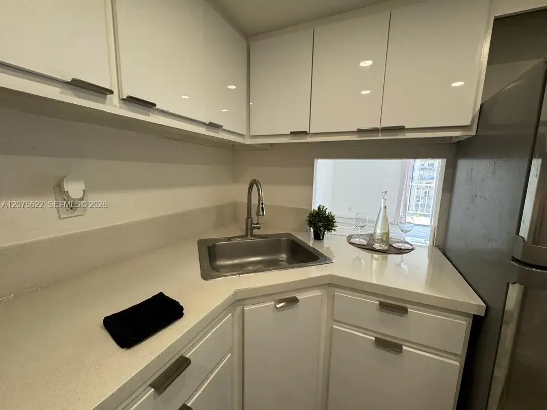 1 bedroom 1 bath Residential for sale at 4550 NW 9th St # 709E, Miami FL 33126